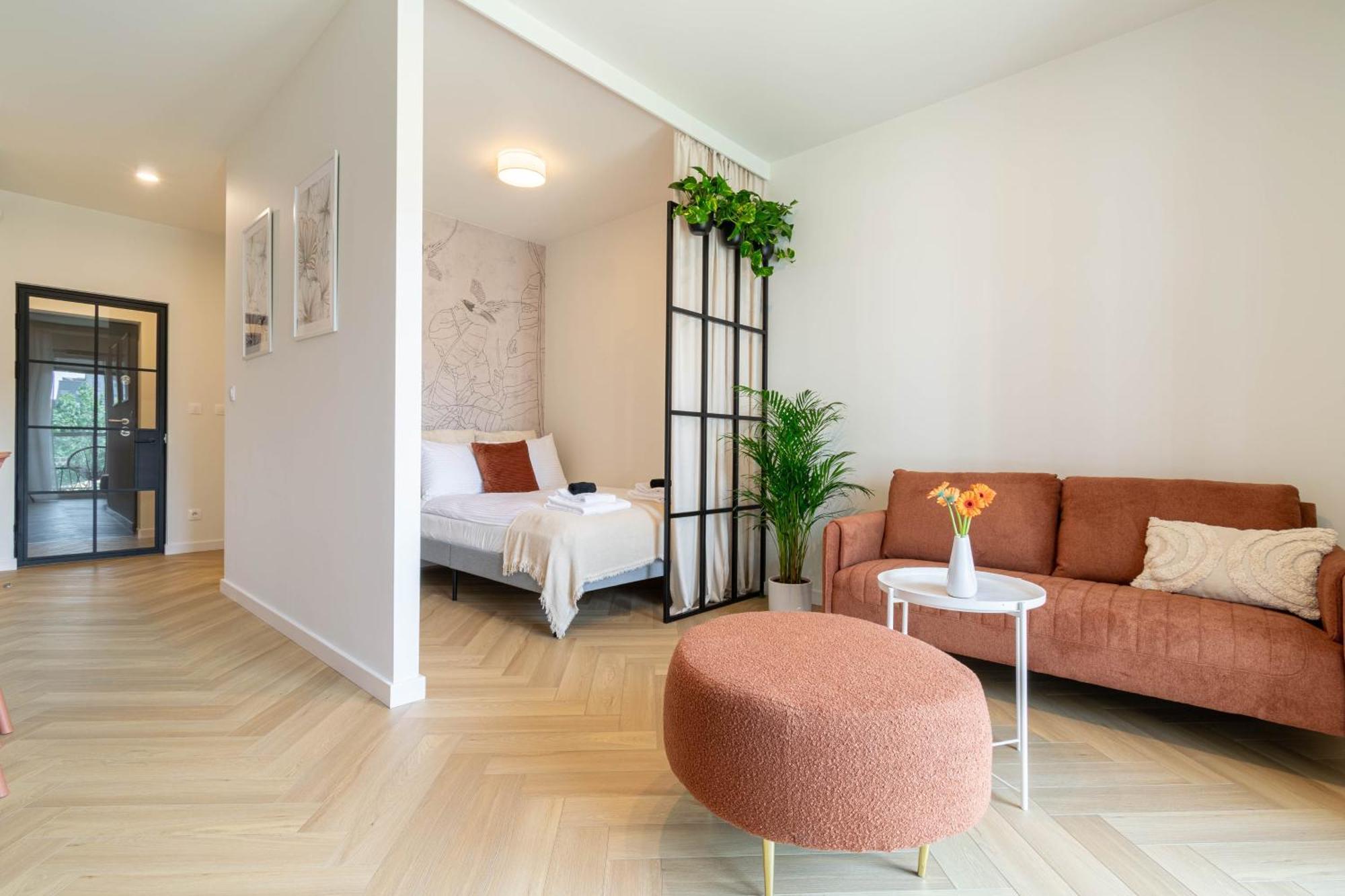 Апартаменти Good Mood Francuska Retreat - Free Parking - Self Check-In Катовіце Екстер'єр фото